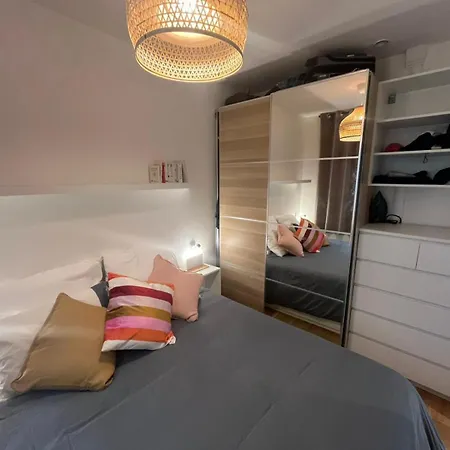 Calm & Charming Atelier In Paris-2